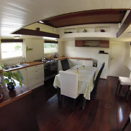 Canal Boat The Flow - 6 Beds - 2 Bedrooms Botel Ittre
