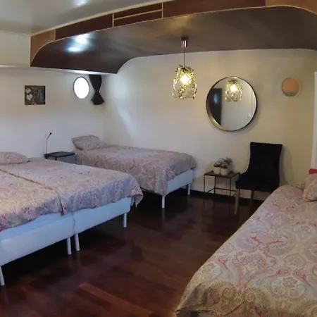 Canal Boat The Flow - 6 Beds - 2 Bedrooms Ittre